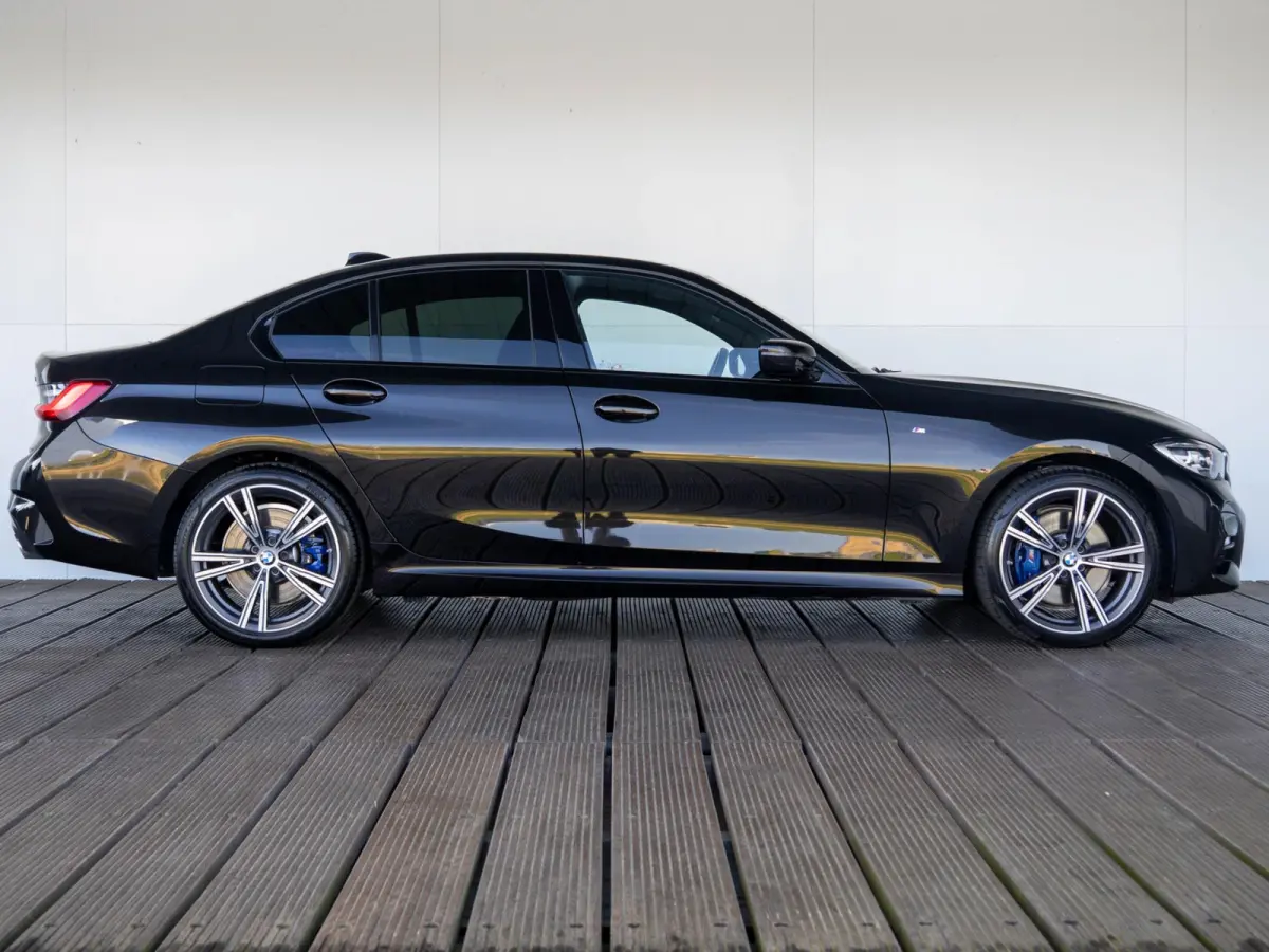 330e SoH 82% | M Sportpakket | Comfort Access | Stoelverwarming | HiFi System | 19 inch | Elektrisch verstelbare stoelen
