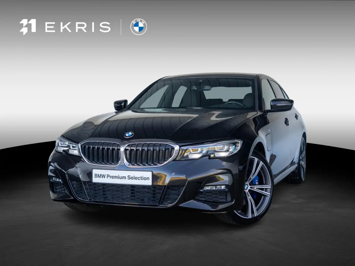 330e SoH 82% | M Sportpakket | Comfort Access | Stoelverwarming | HiFi System | 19 inch | Elektrisch verstelbare stoelen