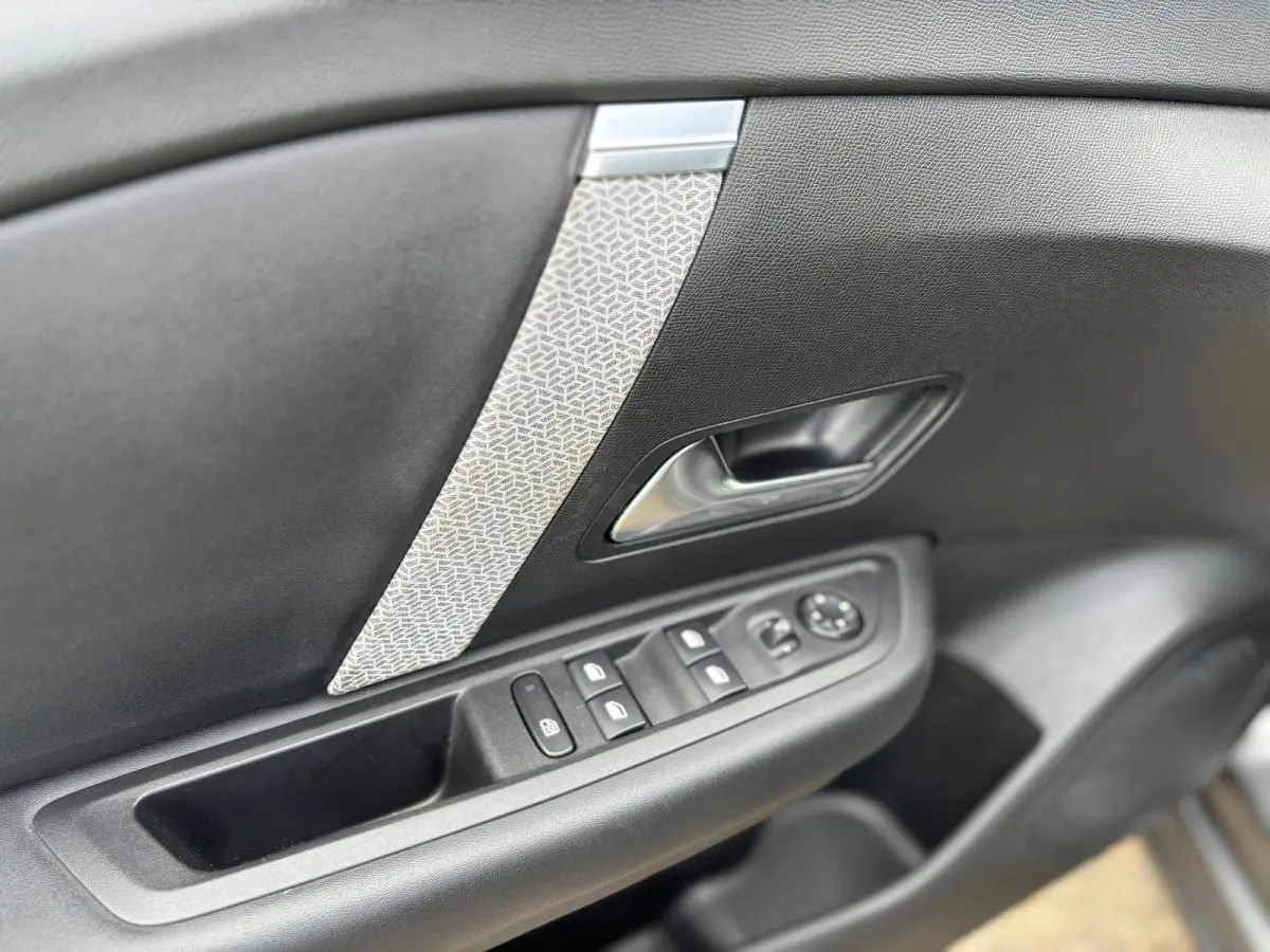 1.2 Puretech Shine Aut/Camera/Navi/Clima