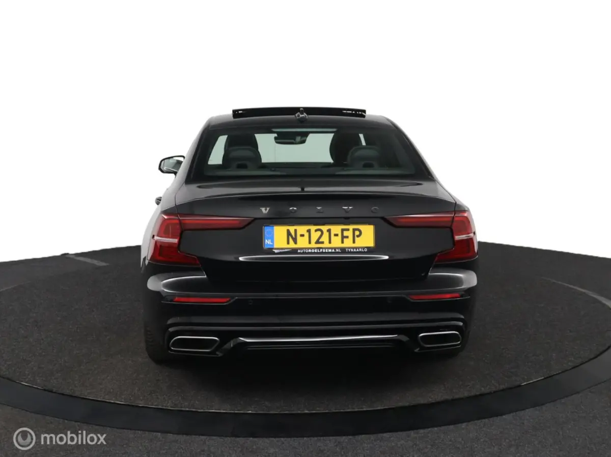 2.0 Recharge T6 AWD R-Design | Panoramadak | 360 Camera | BLISS | Adaptive Cruise| SOH 100% | Verwarmbaar stuurwiel & Voorstoelen | 19" Velgen