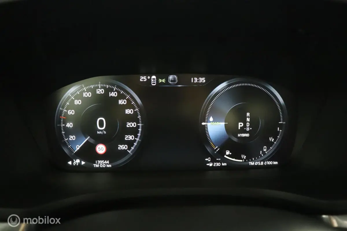 2.0 Recharge T6 AWD R-Design | Panoramadak | 360 Camera | BLISS | Adaptive Cruise| SOH 100% | Verwarmbaar stuurwiel & Voorstoelen | 19" Velgen