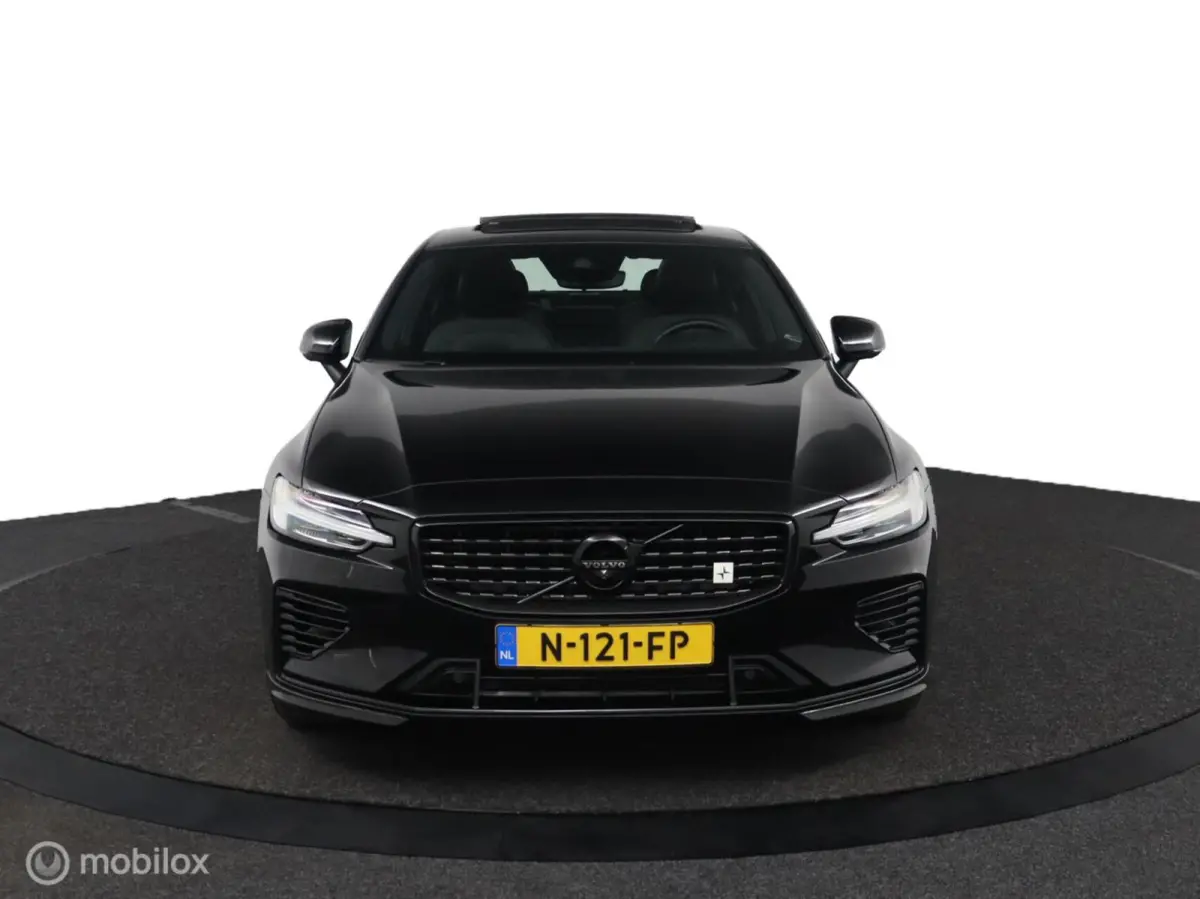 2.0 Recharge T6 AWD R-Design | Panoramadak | 360 Camera | BLISS | Adaptive Cruise| SOH 100% | Verwarmbaar stuurwiel & Voorstoelen | 19" Velgen