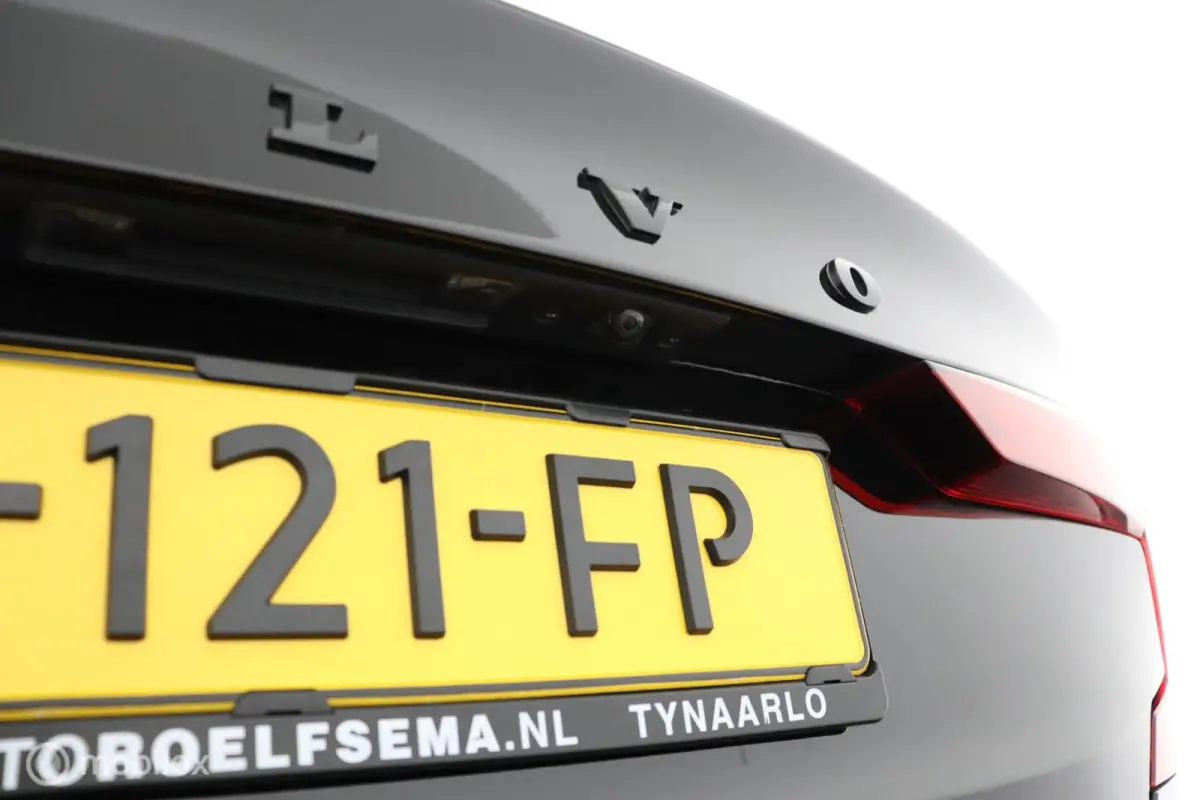 2.0 Recharge T6 AWD R-Design | Panoramadak | 360 Camera | BLISS | Adaptive Cruise| SOH 100% | Verwarmbaar stuurwiel & Voorstoelen | 19" Velgen