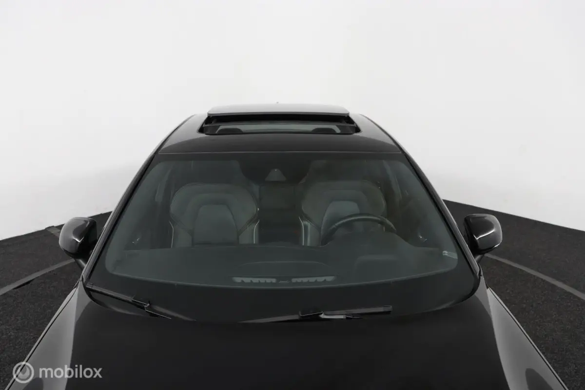 2.0 Recharge T6 AWD R-Design | Panoramadak | 360 Camera | BLISS | Adaptive Cruise| SOH 100% | Verwarmbaar stuurwiel & Voorstoelen | 19" Velgen