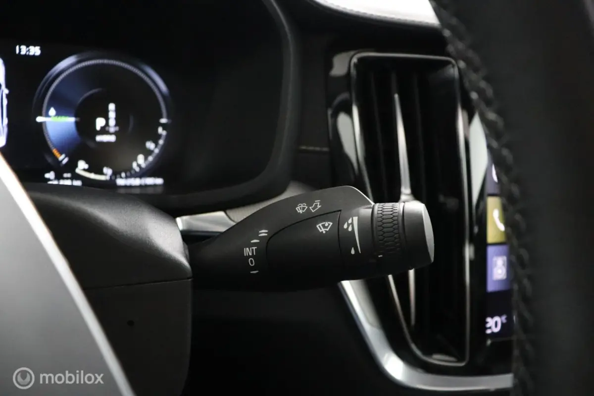 2.0 Recharge T6 AWD R-Design | Panoramadak | 360 Camera | BLISS | Adaptive Cruise| SOH 100% | Verwarmbaar stuurwiel & Voorstoelen | 19" Velgen