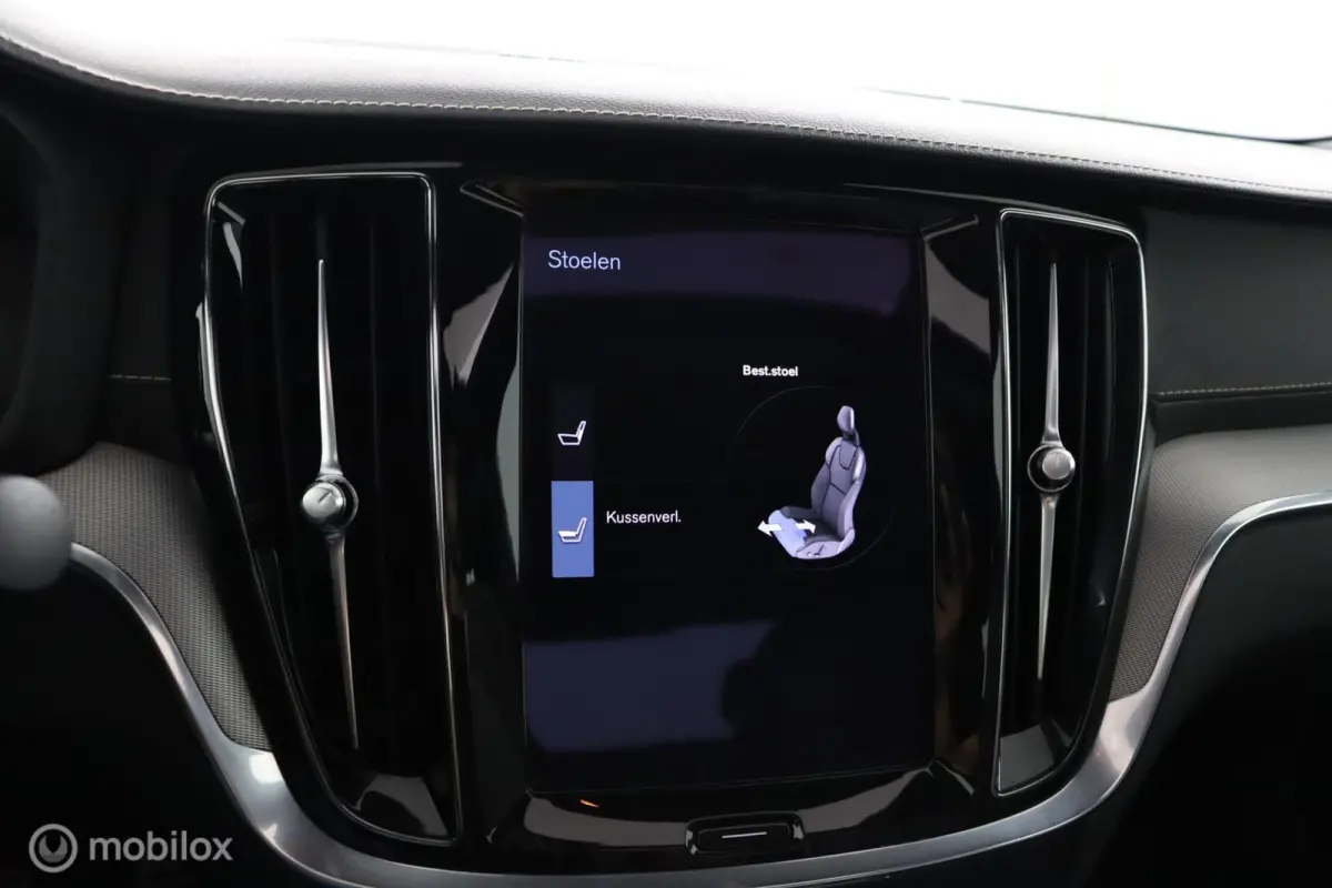2.0 Recharge T6 AWD R-Design | Panoramadak | 360 Camera | BLISS | Adaptive Cruise| SOH 100% | Verwarmbaar stuurwiel & Voorstoelen | 19" Velgen
