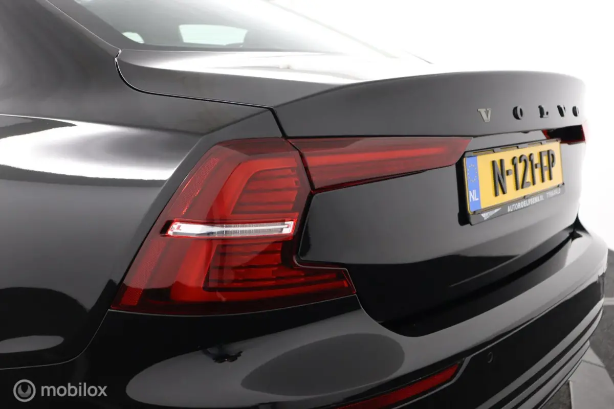 2.0 Recharge T6 AWD R-Design | Panoramadak | 360 Camera | BLISS | Adaptive Cruise| SOH 100% | Verwarmbaar stuurwiel & Voorstoelen | 19" Velgen