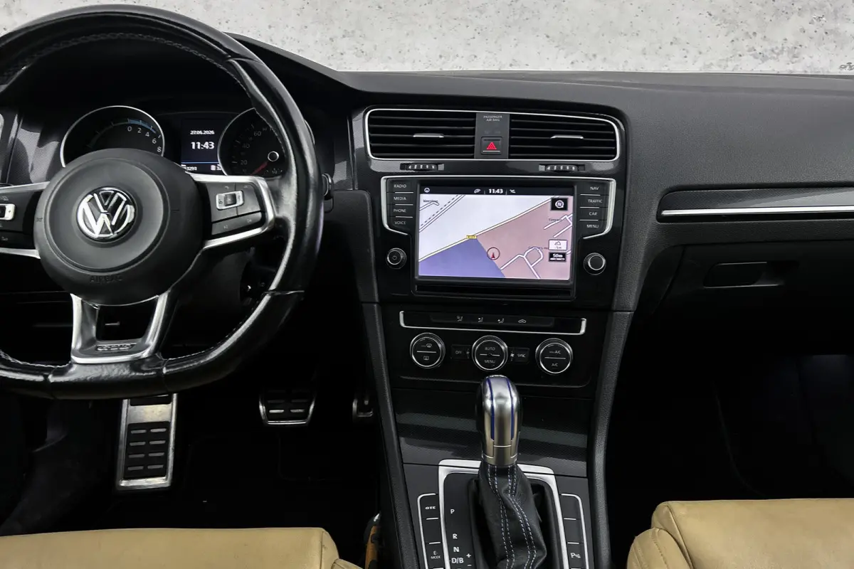 1.4 TSI GTE Trekhaak | Lederen bekleding | Panoramadak | Navigatie