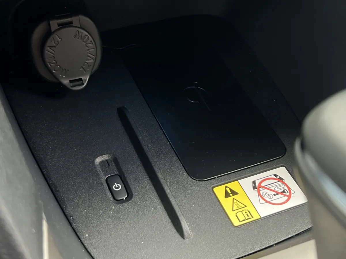 1.5 Hybrid Executive | Navi | 360 Camera | Carplay | Dodehoek | Winter Pack
