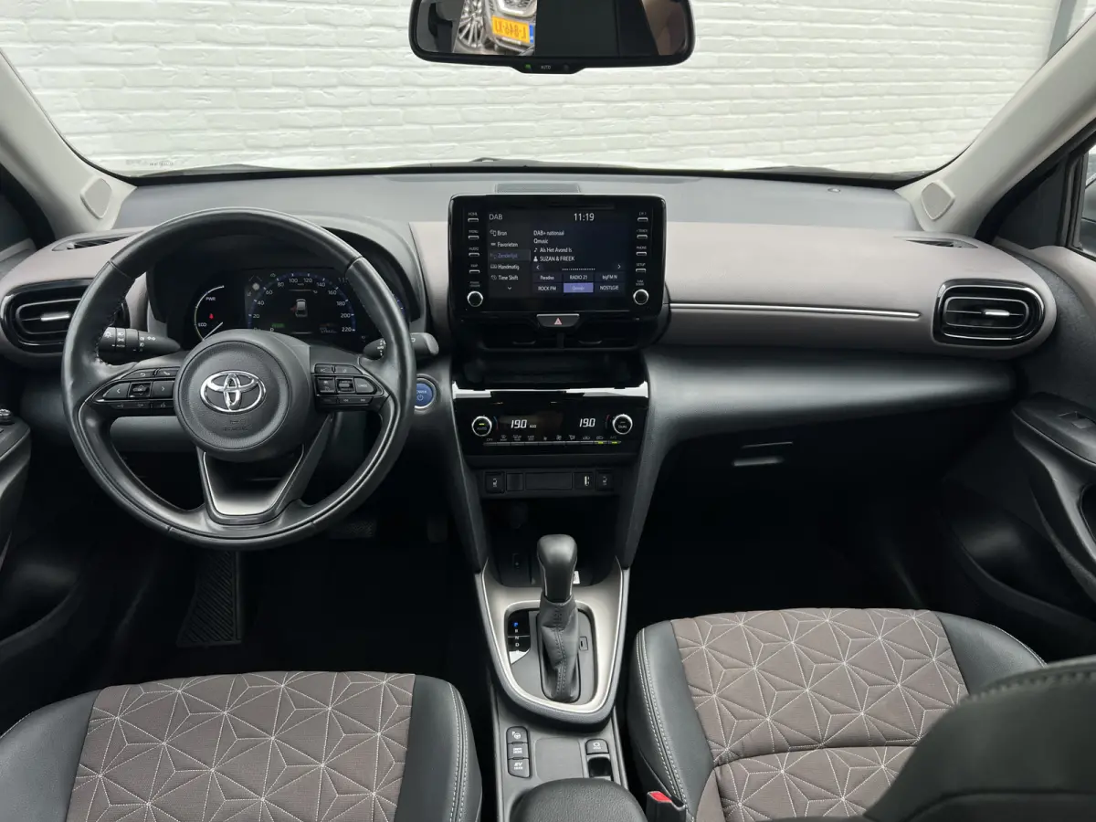1.5 Hybrid Executive | Navi | 360 Camera | Carplay | Dodehoek | Winter Pack