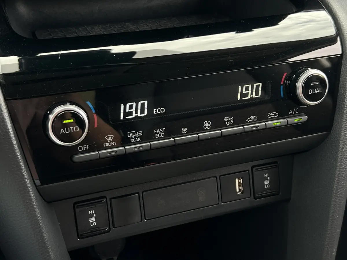 1.5 Hybrid Executive | Navi | 360 Camera | Carplay | Dodehoek | Winter Pack