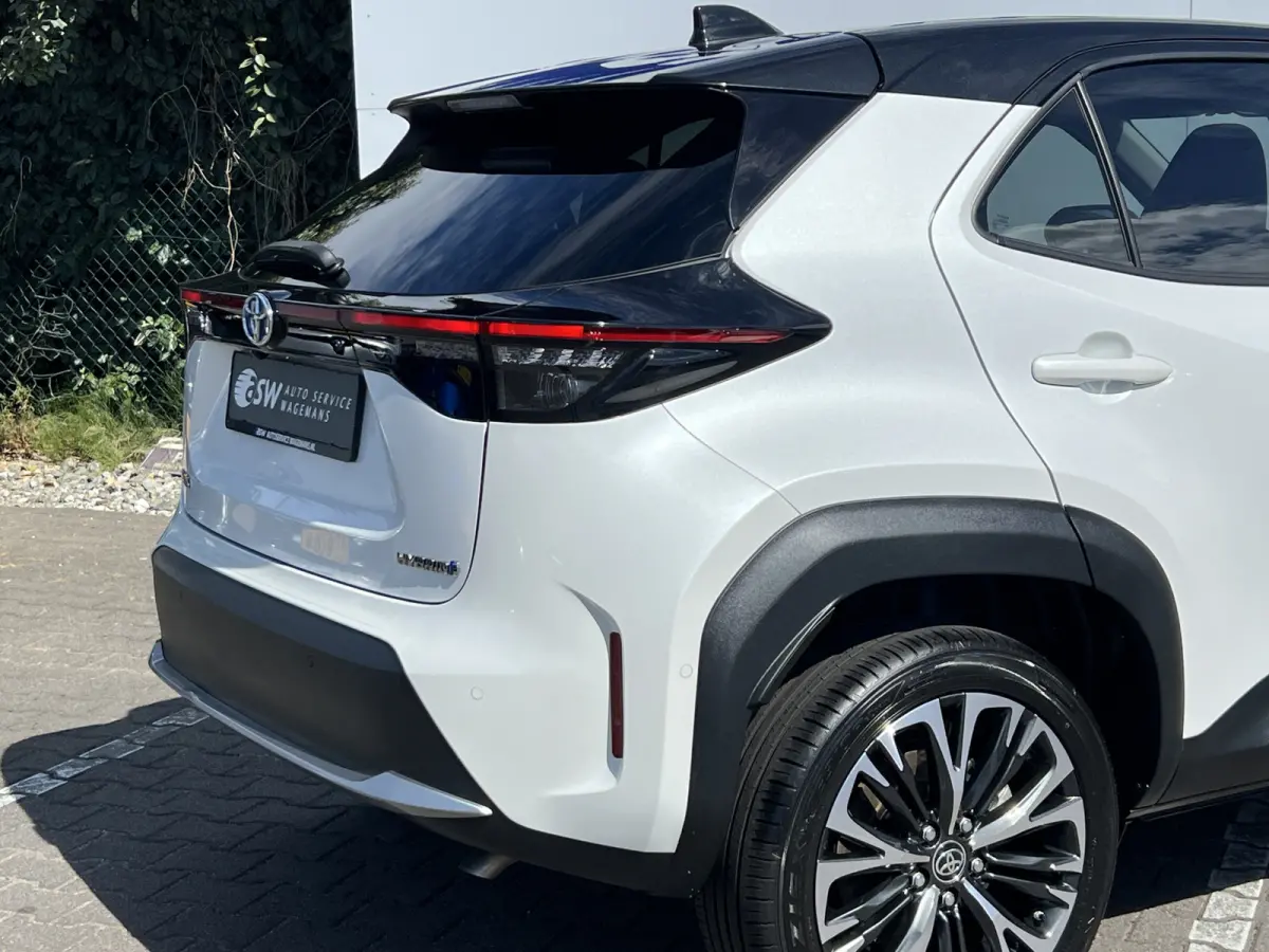 1.5 Hybrid Executive | Navi | 360 Camera | Carplay | Dodehoek | Winter Pack