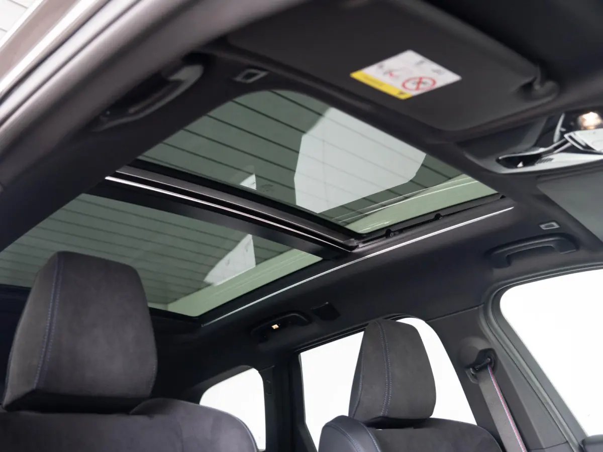 xDrive25e | M Sportpakket Pro | Premium Pack | 20 inch | Stuurwielverwarming | M Adaptief onderstel | Driving Assistent Plus | Trekhaak
