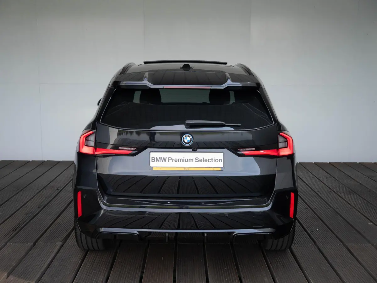 xDrive25e | M Sportpakket Pro | Premium Pack | 20 inch | Stuurwielverwarming | M Adaptief onderstel | Driving Assistent Plus | Trekhaak