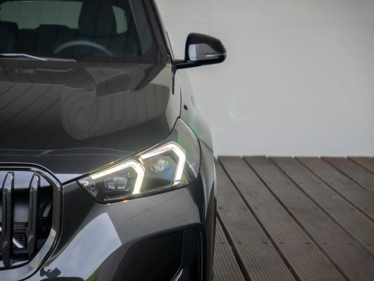 xDrive25e | M Sportpakket Pro | Premium Pack | 20 inch | Stuurwielverwarming | M Adaptief onderstel | Driving Assistent Plus | Trekhaak