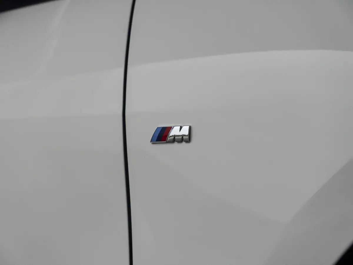118i | M Sportpakket | 17 inch | Parking Assistant | M Sport Steering | Achteruitrijcamera | Sportstoelen | Cruise Control