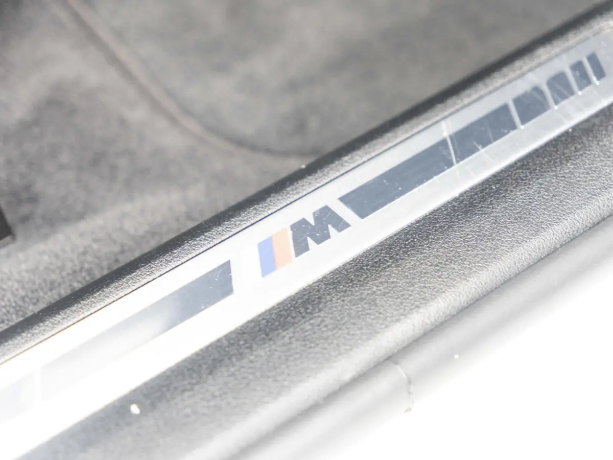 118i | M Sportpakket | 17 inch | Parking Assistant | M Sport Steering | Achteruitrijcamera | Sportstoelen | Cruise Control