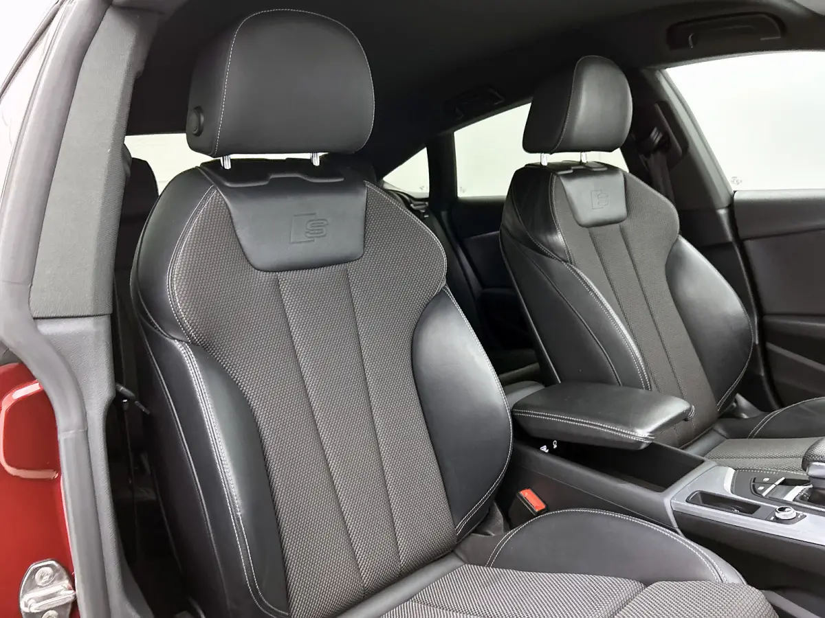 40 TFSI Sport S-line Edition(NL-auto, Goed OnderH, Trekhaak, StoelV, Climate Con, Navi, PDC, Cruise Con, Etc)