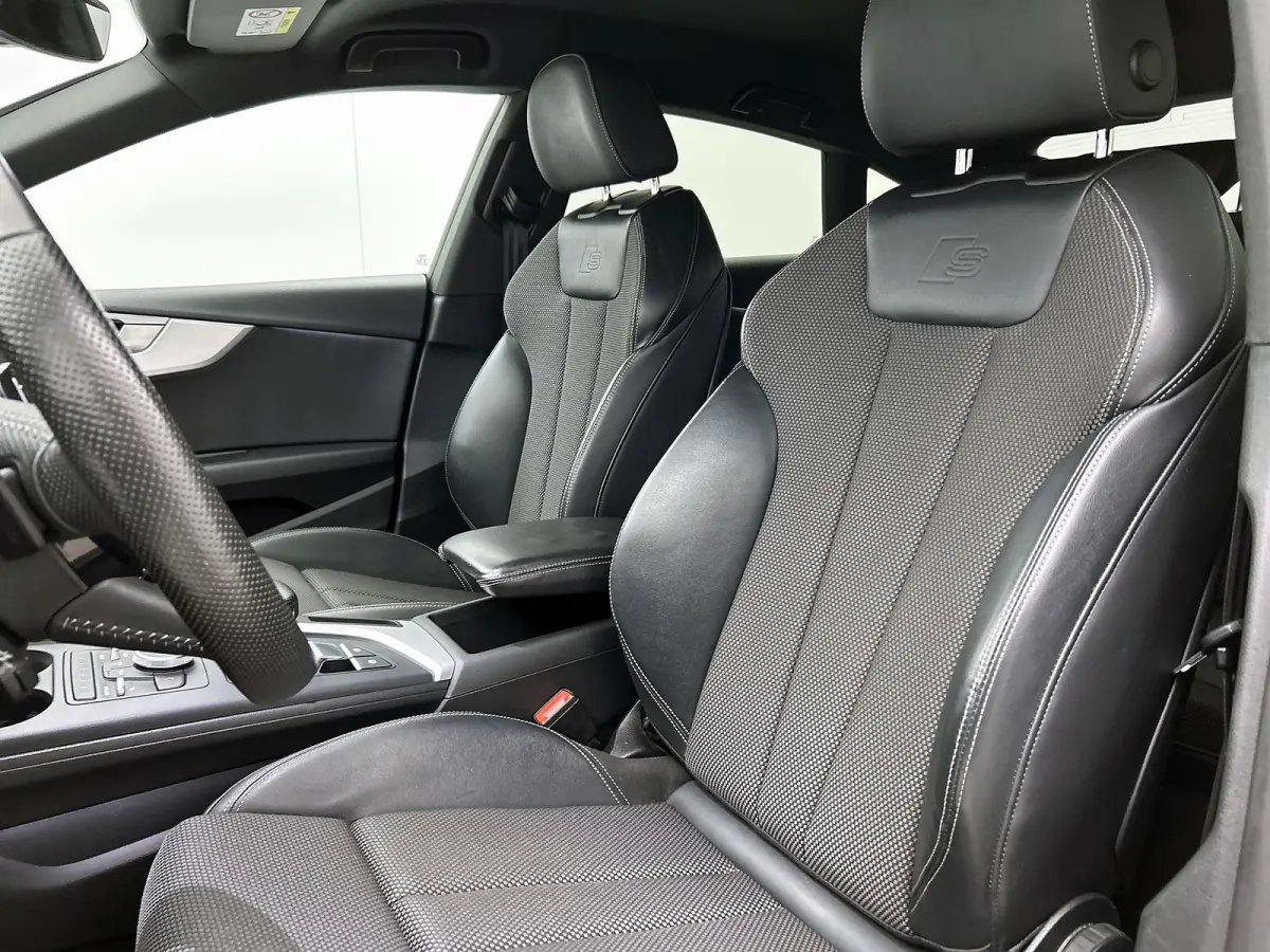 40 TFSI Sport S-line Edition(NL-auto, Goed OnderH, Trekhaak, StoelV, Climate Con, Navi, PDC, Cruise Con, Etc)