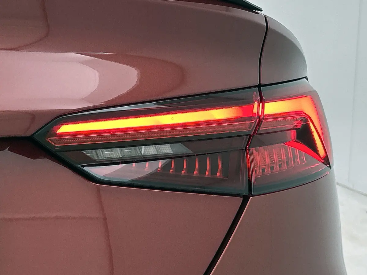 40 TFSI Sport S-line Edition(NL-auto, Goed OnderH, Trekhaak, StoelV, Climate Con, Navi, PDC, Cruise Con, Etc)