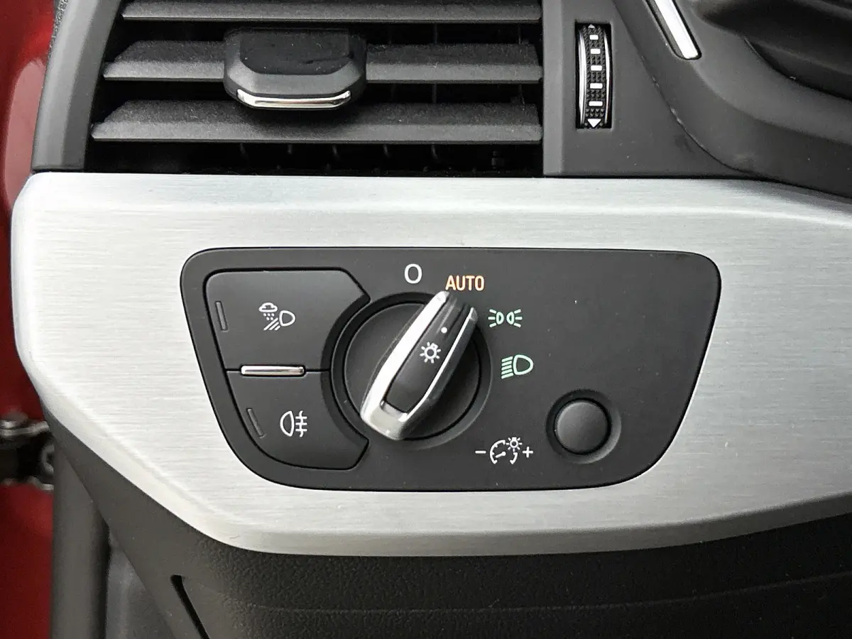 40 TFSI Sport S-line Edition(NL-auto, Goed OnderH, Trekhaak, StoelV, Climate Con, Navi, PDC, Cruise Con, Etc)