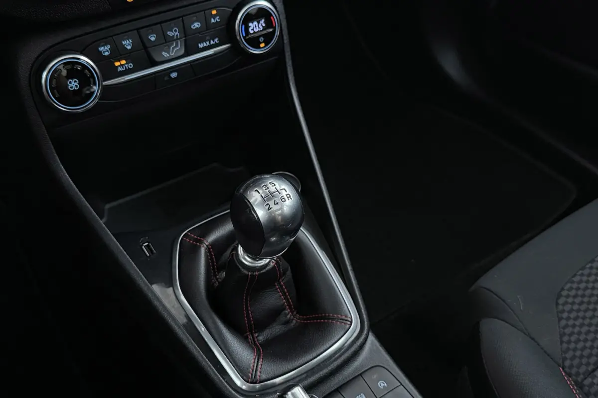 1.0 EcoBoost ST-Line | Nwe Distr. | Org. NL | Pano | B&O | CarPlay | Adapt. Cruise | Navi |