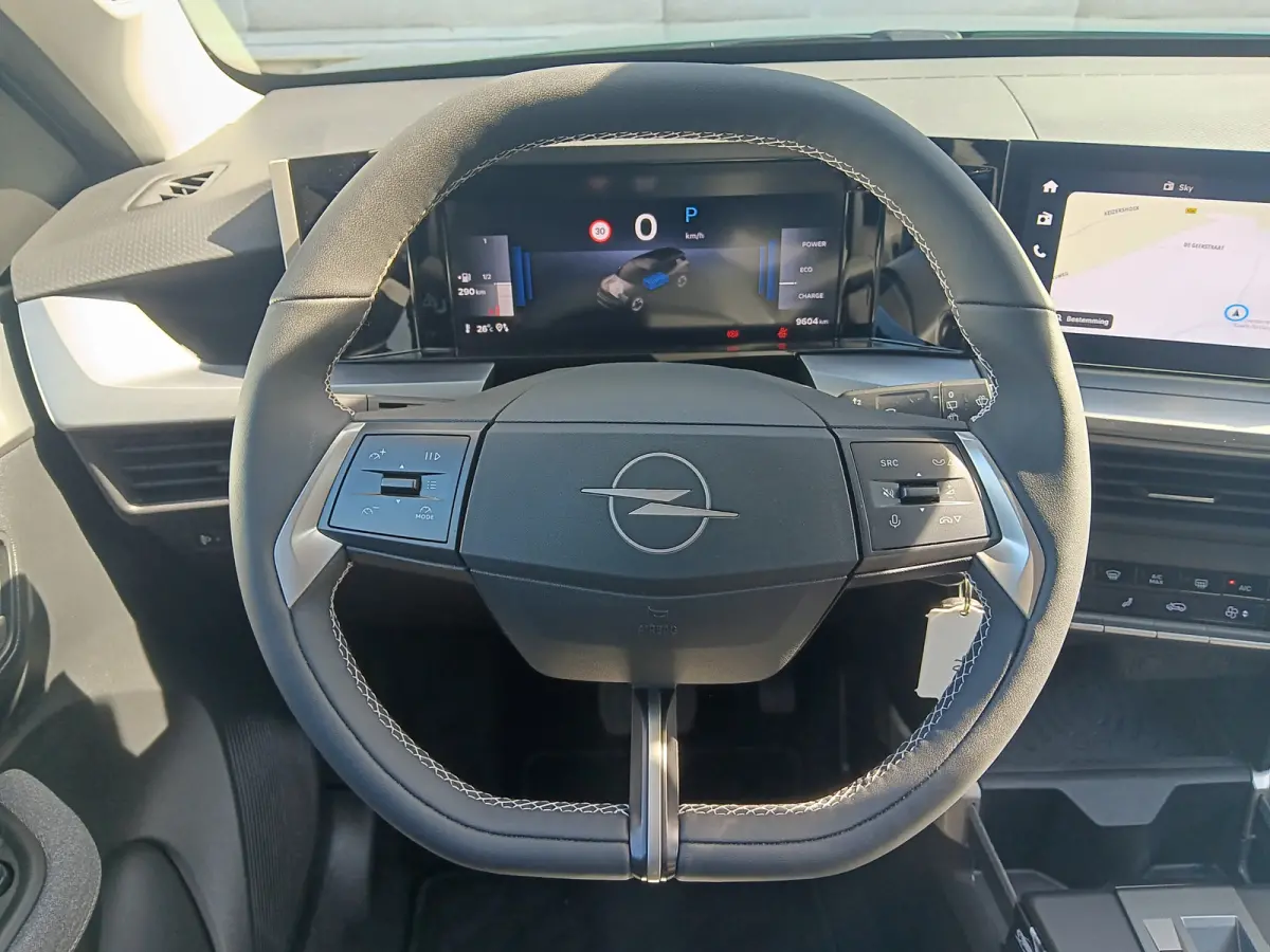 1.2 Turbo GS Hybrid 110 PK Automaat incl. afn. trekhaak en fabrieksgarantie!