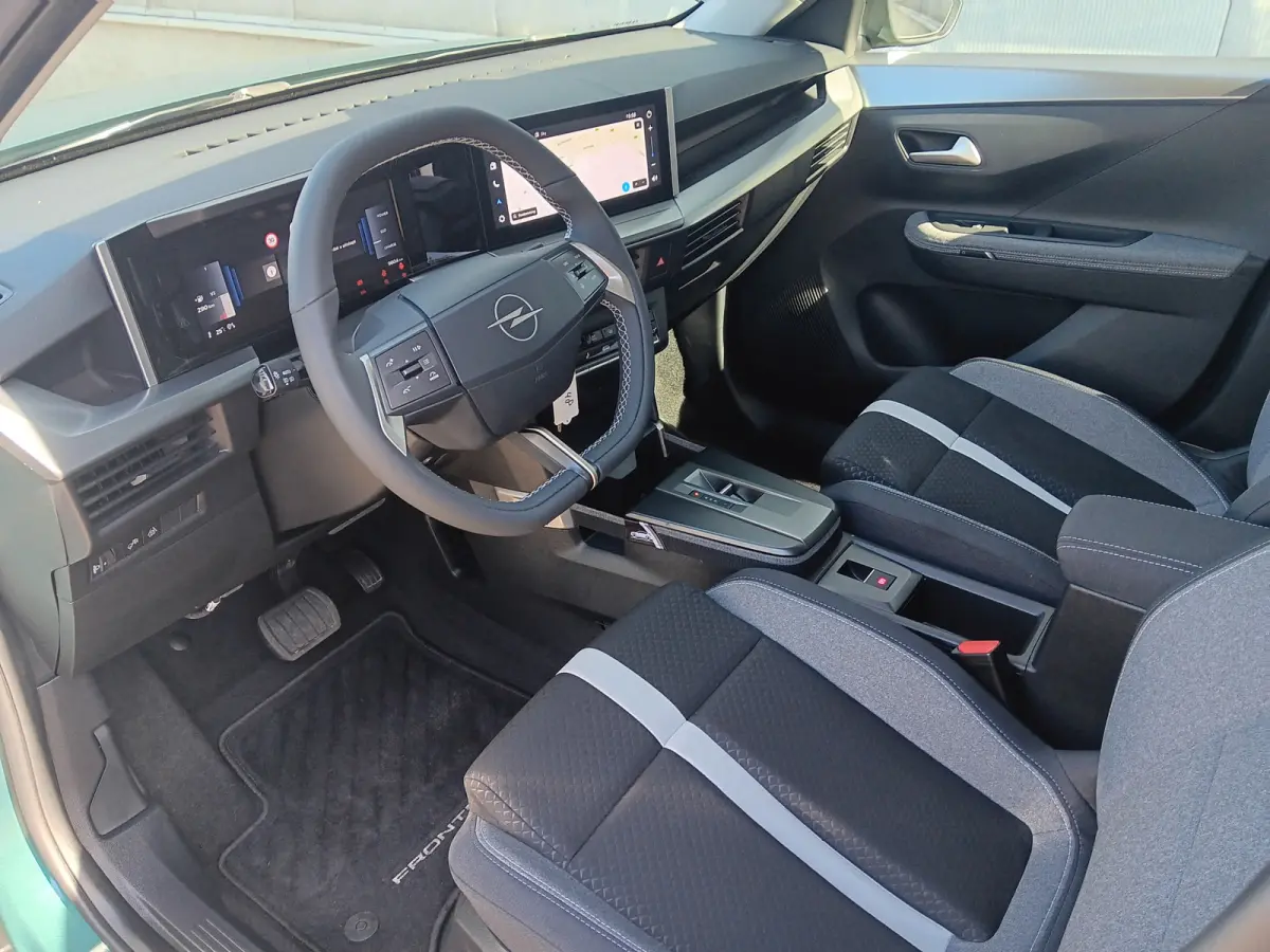 1.2 Turbo GS Hybrid 110 PK Automaat incl. afn. trekhaak en fabrieksgarantie!