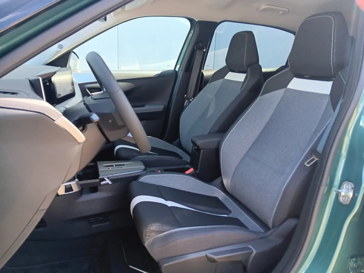 1.2 Turbo GS Hybrid 110 PK Automaat incl. afn. trekhaak en fabrieksgarantie!
