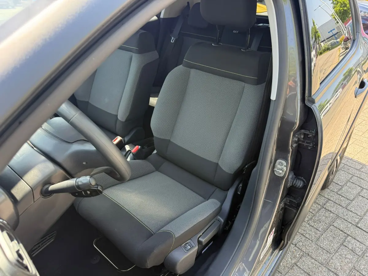 1.2 PureTech Feel, Facelift, Navi, Dealer auto