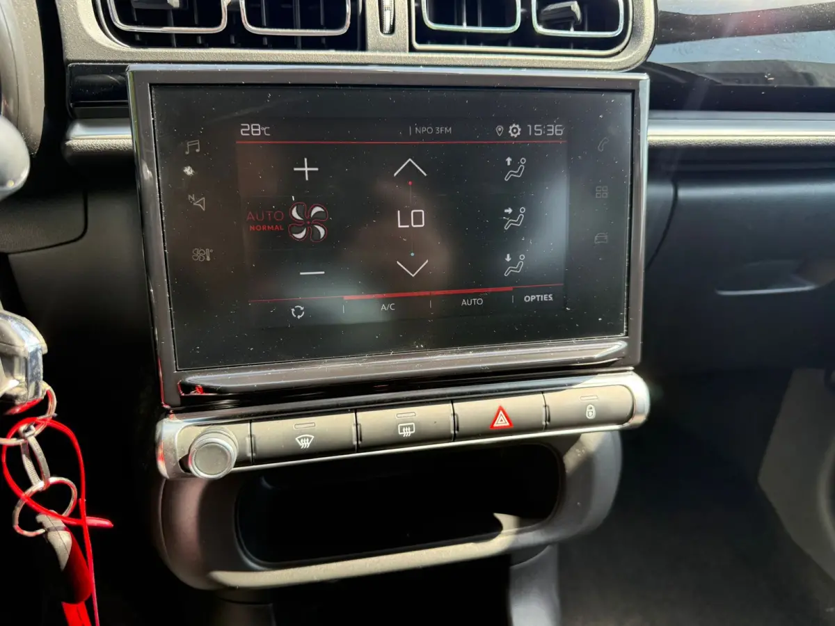 1.2 PureTech Feel, Facelift, Navi, Dealer auto