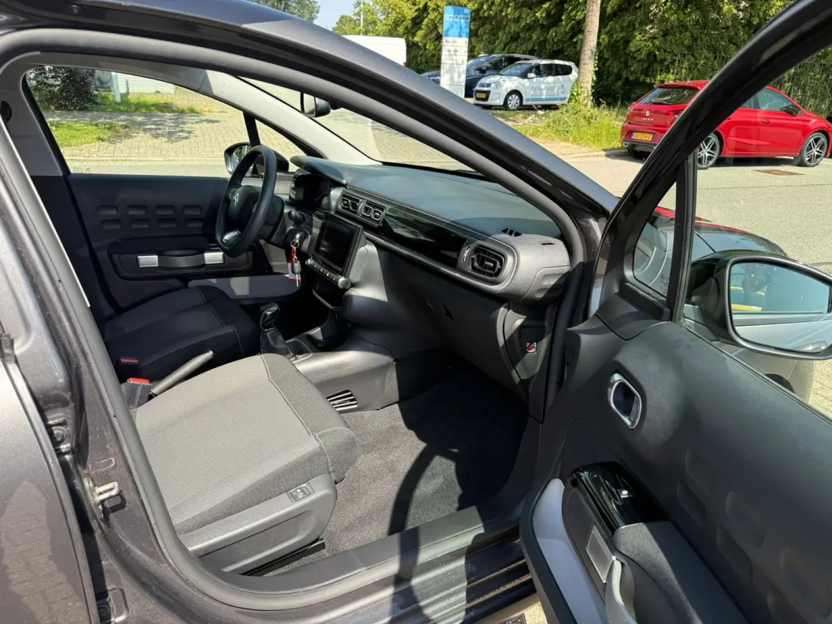 1.2 PureTech Feel, Facelift, Navi, Dealer auto