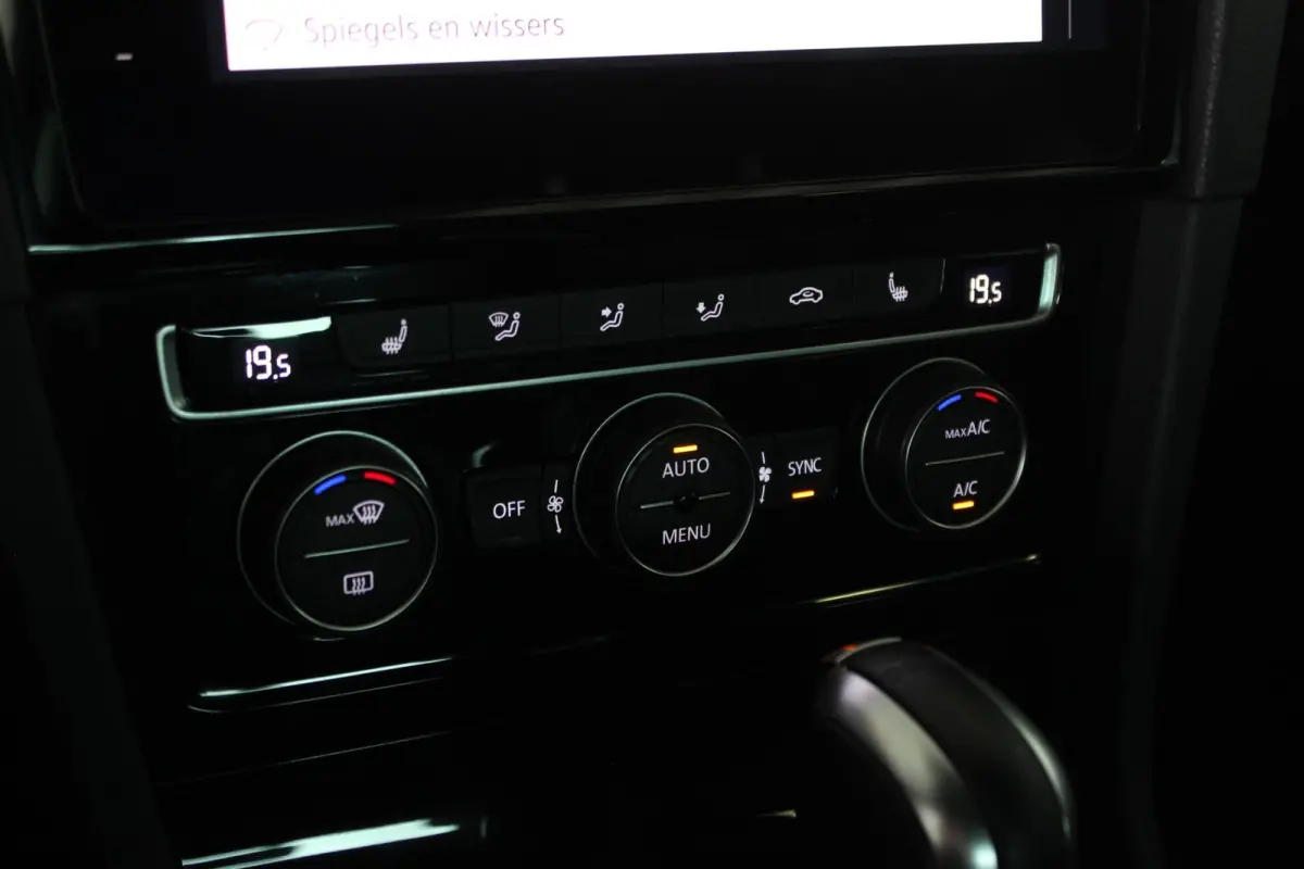 2.0 TSI GTI Performance NL-Auto | Milltek | Dynaudio | Carplay | Virtual Cockpit | Camera | LED | Adapt. Cruise | 19" LMV | PDC