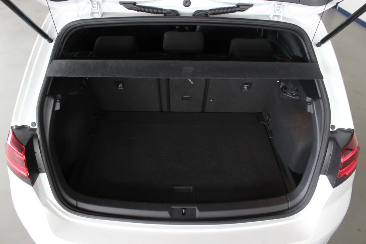 2.0 TSI GTI Performance NL-Auto | Milltek | Dynaudio | Carplay | Virtual Cockpit | Camera | LED | Adapt. Cruise | 19" LMV | PDC