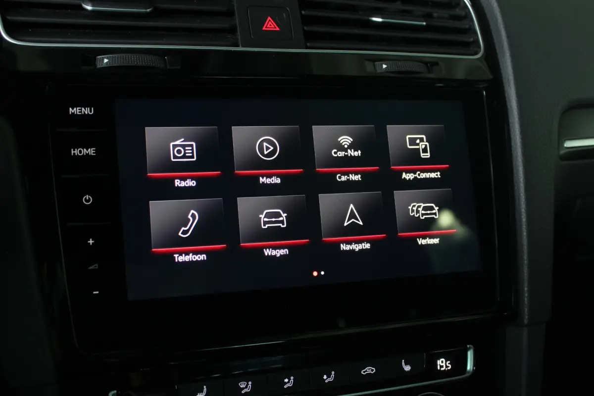 2.0 TSI GTI Performance NL-Auto | Milltek | Dynaudio | Carplay | Virtual Cockpit | Camera | LED | Adapt. Cruise | 19" LMV | PDC
