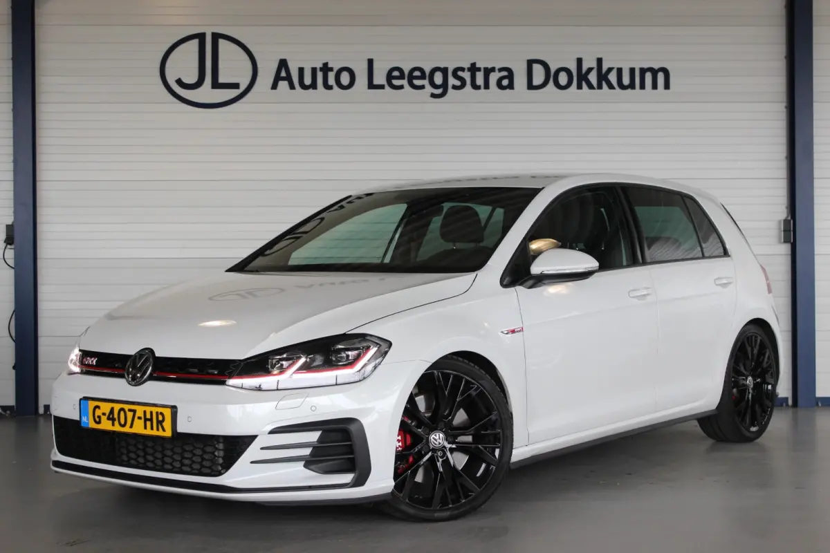 2.0 TSI GTI Performance NL-Auto | Milltek | Dynaudio | Carplay | Virtual Cockpit | Camera | LED | Adapt. Cruise | 19" LMV | PDC
