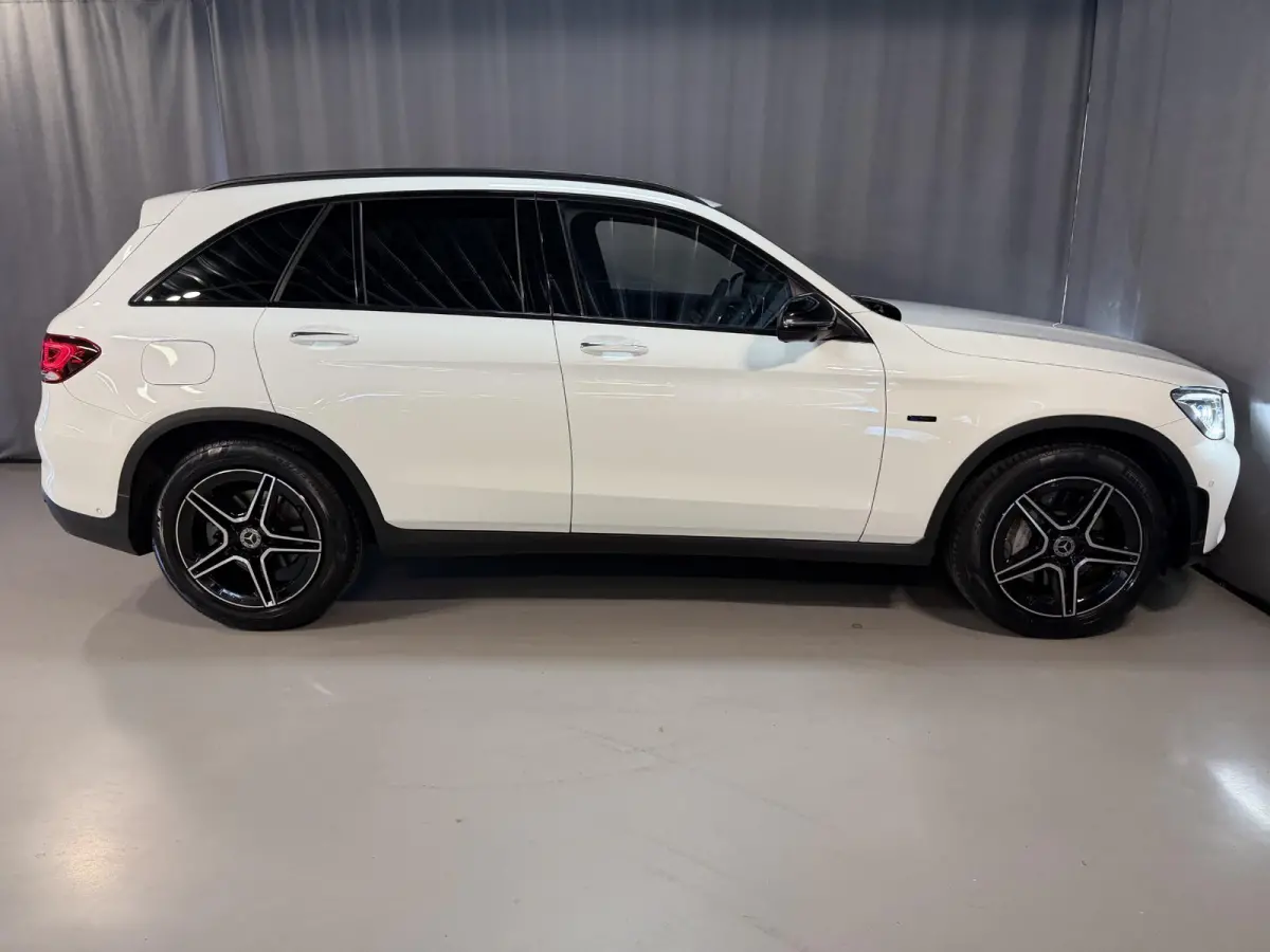 4MATIC AMG Line 19"/Luchtvering/Matrix LED/Keyless/Memory + stoelverwarming/Sfeerverlichting/Elektrische klep/Apple Carplay & Android Auto