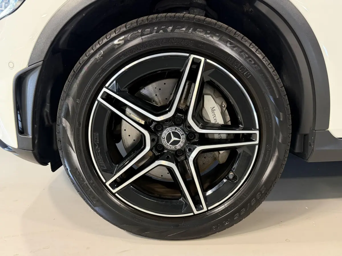 4MATIC AMG Line 19"/Luchtvering/Matrix LED/Keyless/Memory + stoelverwarming/Sfeerverlichting/Elektrische klep/Apple Carplay & Android Auto