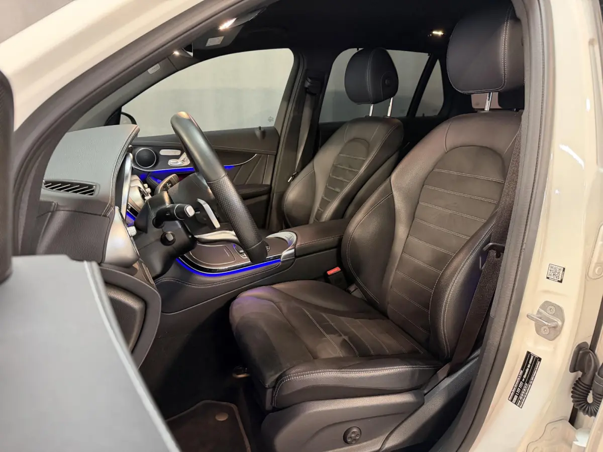 4MATIC AMG Line 19"/Luchtvering/Matrix LED/Keyless/Memory + stoelverwarming/Sfeerverlichting/Elektrische klep/Apple Carplay & Android Auto