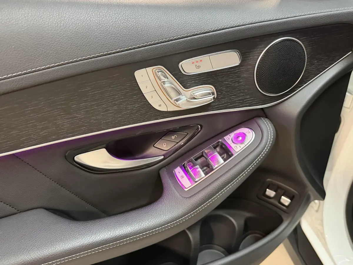 4MATIC AMG Line 19"/Luchtvering/Matrix LED/Keyless/Memory + stoelverwarming/Sfeerverlichting/Elektrische klep/Apple Carplay & Android Auto
