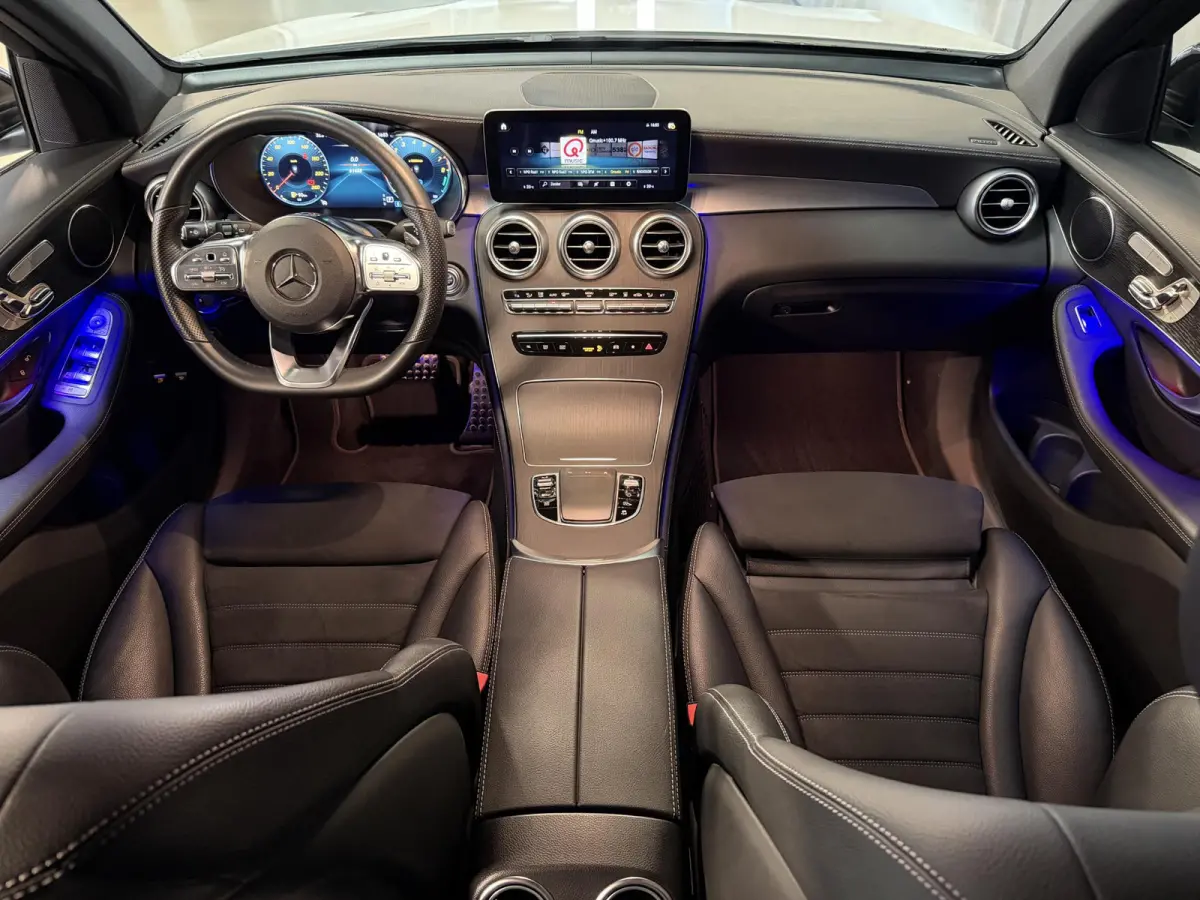 4MATIC AMG Line 19"/Luchtvering/Matrix LED/Keyless/Memory + stoelverwarming/Sfeerverlichting/Elektrische klep/Apple Carplay & Android Auto