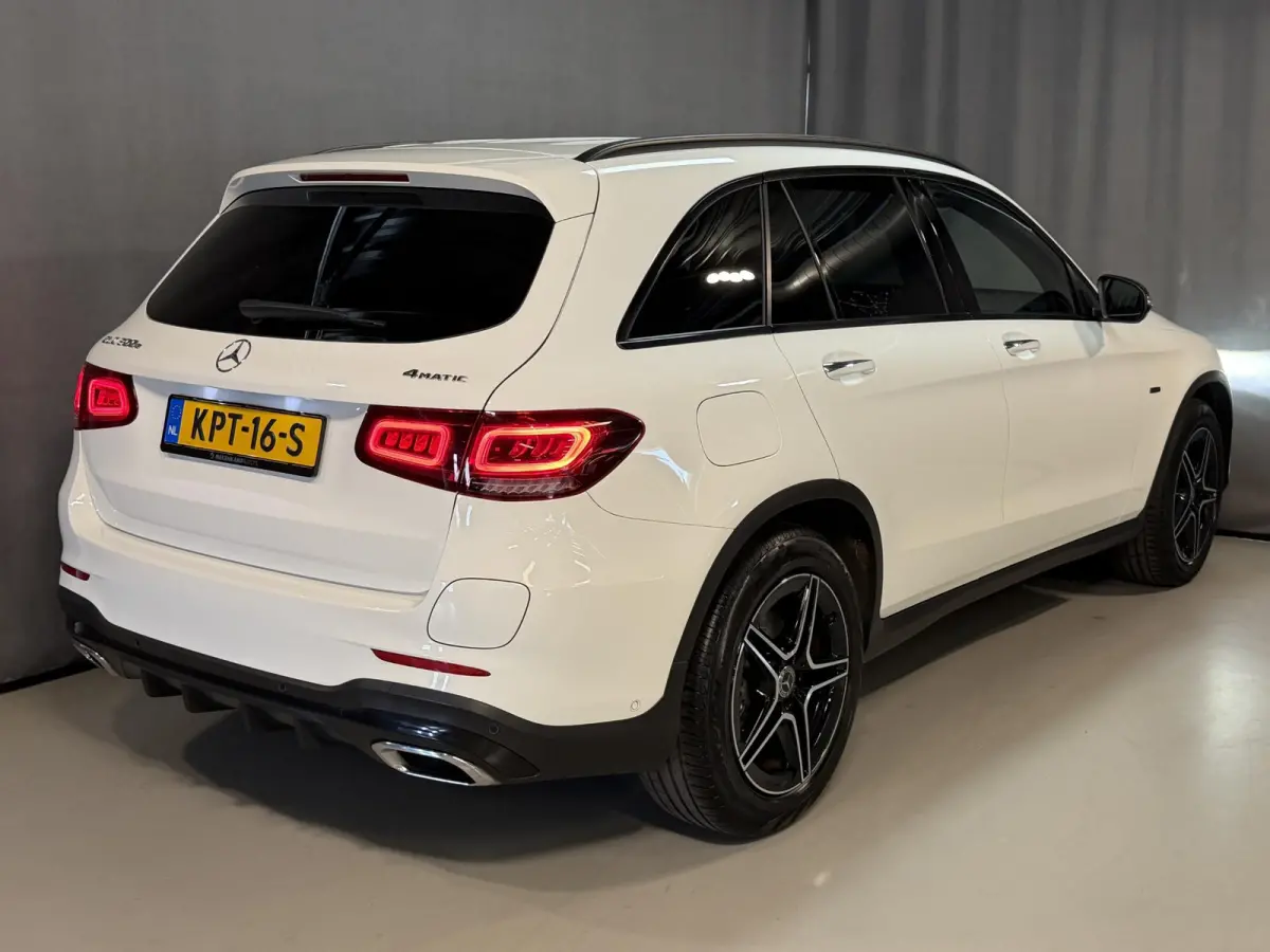 4MATIC AMG Line 19"/Luchtvering/Matrix LED/Keyless/Memory + stoelverwarming/Sfeerverlichting/Elektrische klep/Apple Carplay & Android Auto