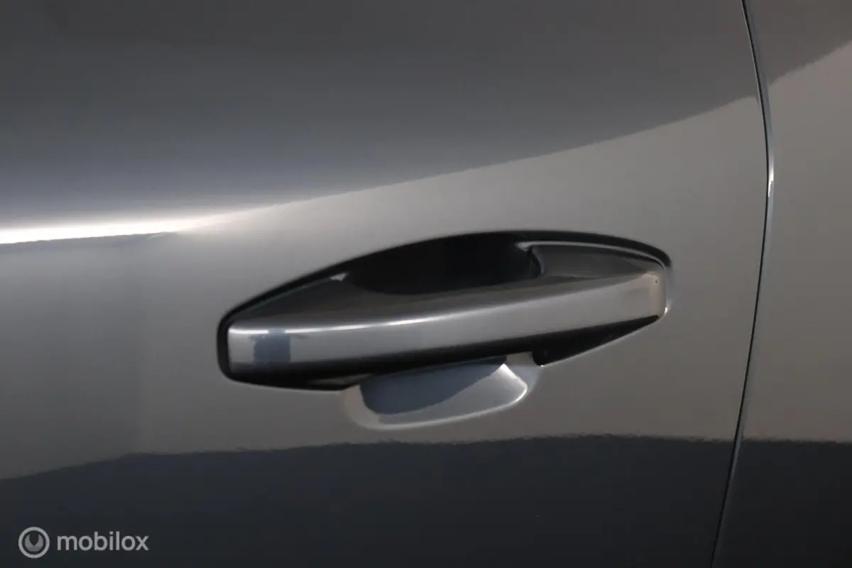 1.5 T2 R-Design | Adaptive Cruise | Camera | Harman Kardon | Verwarmbaar stuurwiel & Voorstoelen | Privacy Glass