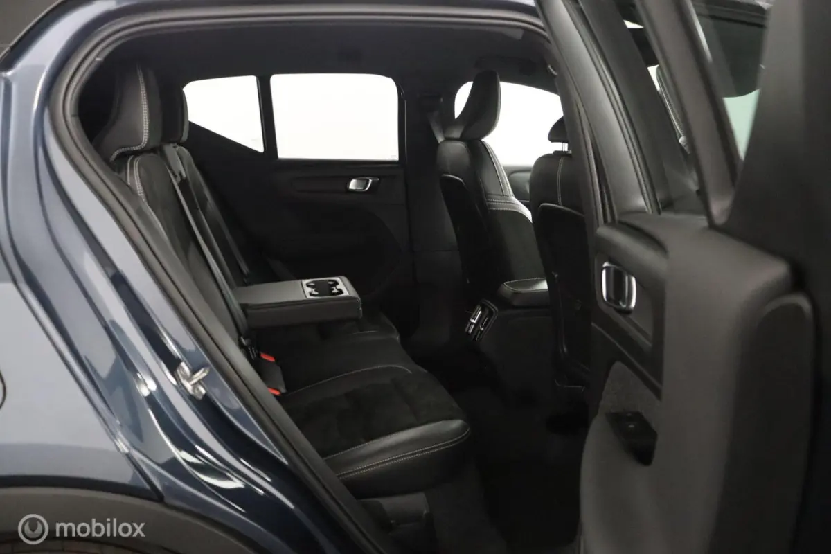 1.5 T2 R-Design | Adaptive Cruise | Camera | Harman Kardon | Verwarmbaar stuurwiel & Voorstoelen | Privacy Glass