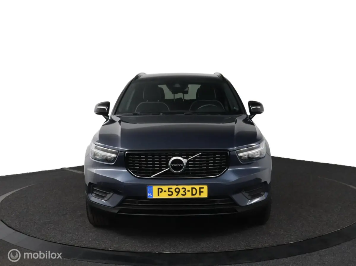 1.5 T2 R-Design | Adaptive Cruise | Camera | Harman Kardon | Verwarmbaar stuurwiel & Voorstoelen | Privacy Glass