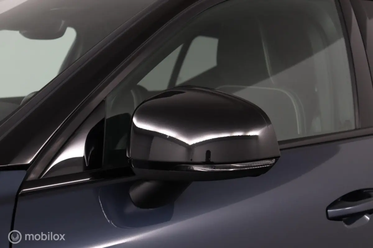 1.5 T2 R-Design | Adaptive Cruise | Camera | Harman Kardon | Verwarmbaar stuurwiel & Voorstoelen | Privacy Glass
