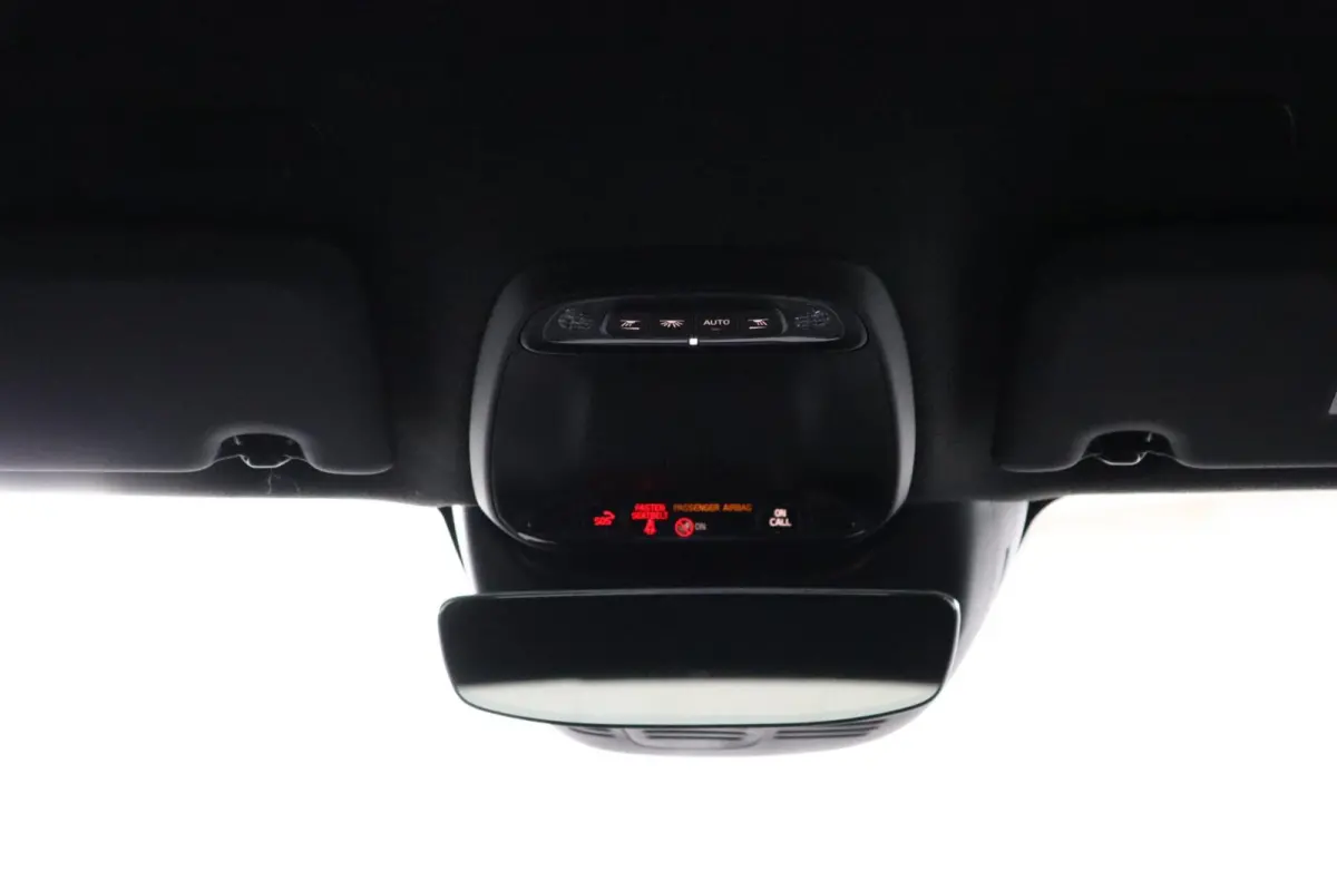 1.5 T2 R-Design | Adaptive Cruise | Camera | Harman Kardon | Verwarmbaar stuurwiel & Voorstoelen | Privacy Glass