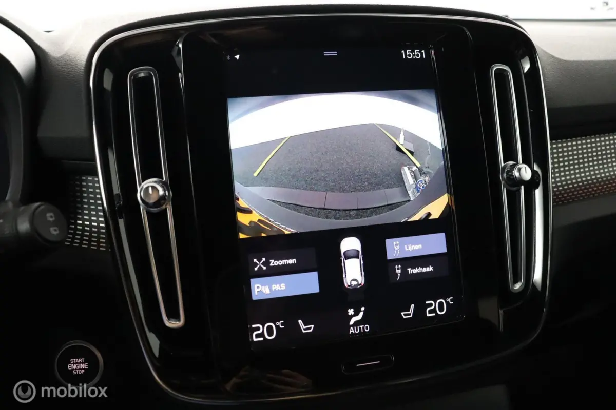 1.5 T2 R-Design | Adaptive Cruise | Camera | Harman Kardon | Verwarmbaar stuurwiel & Voorstoelen | Privacy Glass