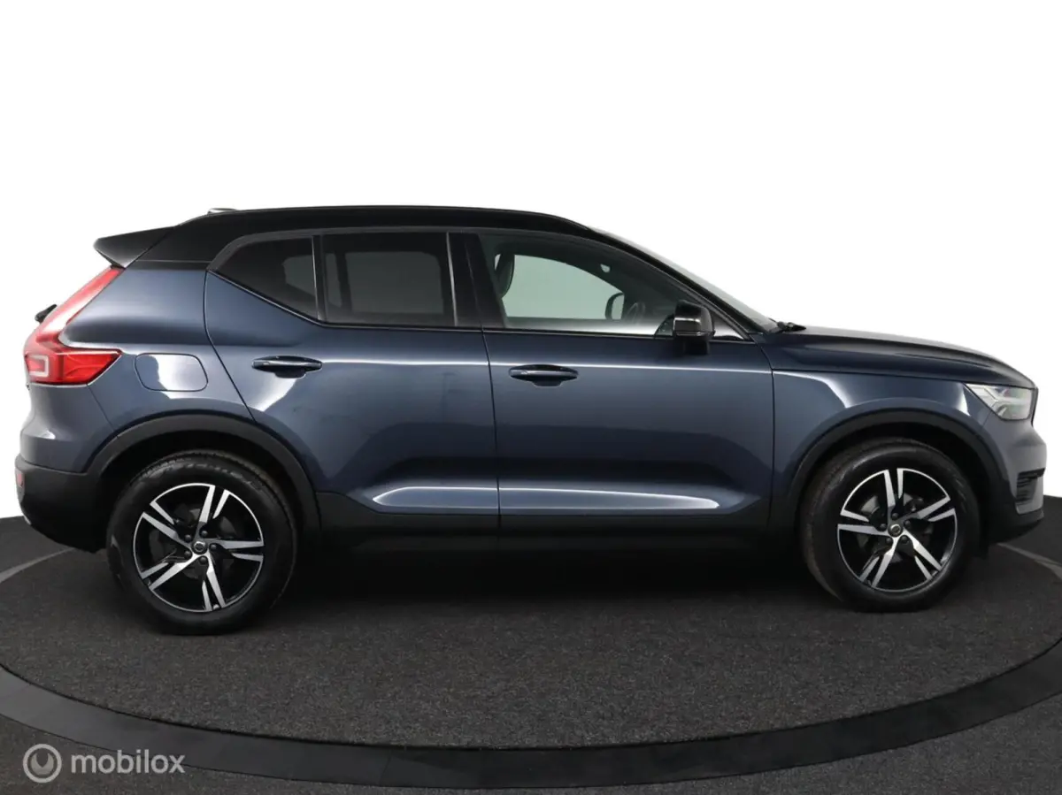 1.5 T2 R-Design | Adaptive Cruise | Camera | Harman Kardon | Verwarmbaar stuurwiel & Voorstoelen | Privacy Glass