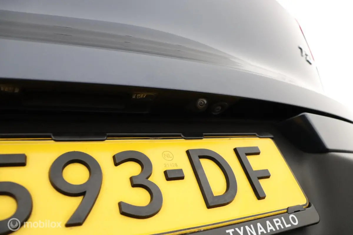 1.5 T2 R-Design | Adaptive Cruise | Camera | Harman Kardon | Verwarmbaar stuurwiel & Voorstoelen | Privacy Glass